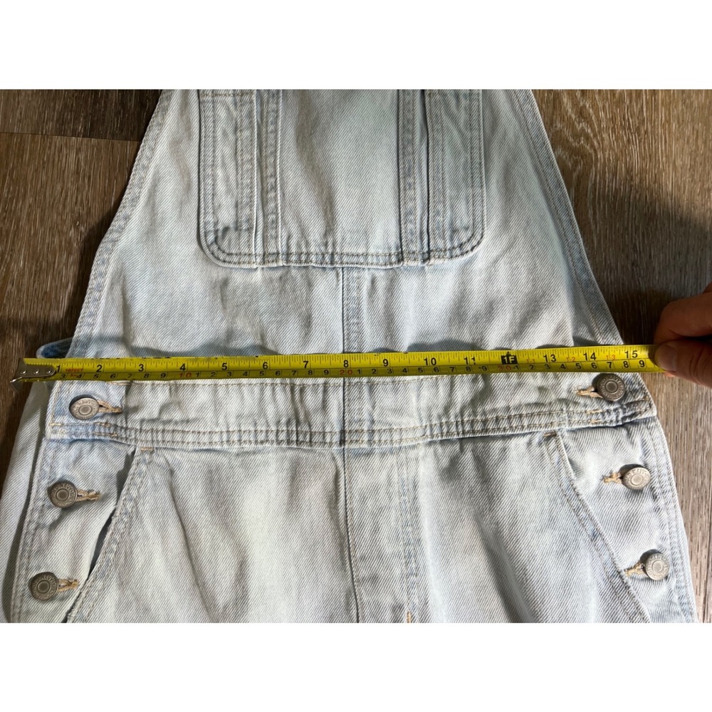 Old Navy Baggy Wide Leg Overalls Womens Size 6 Light Wash Blue Denim Bib Relaxed - Picture 3 of 7